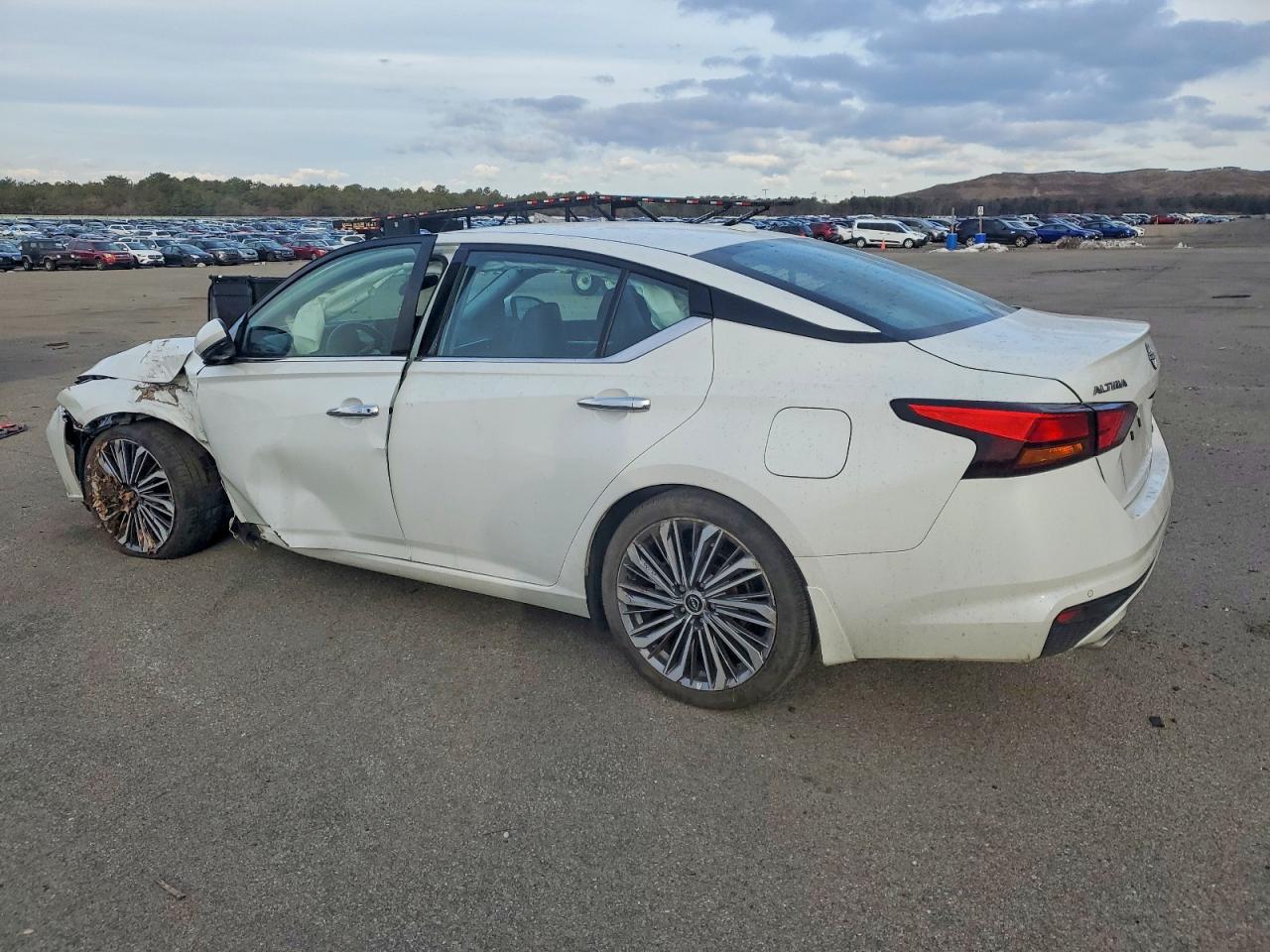 2024 NISSAN ALTIMA SL photo 2