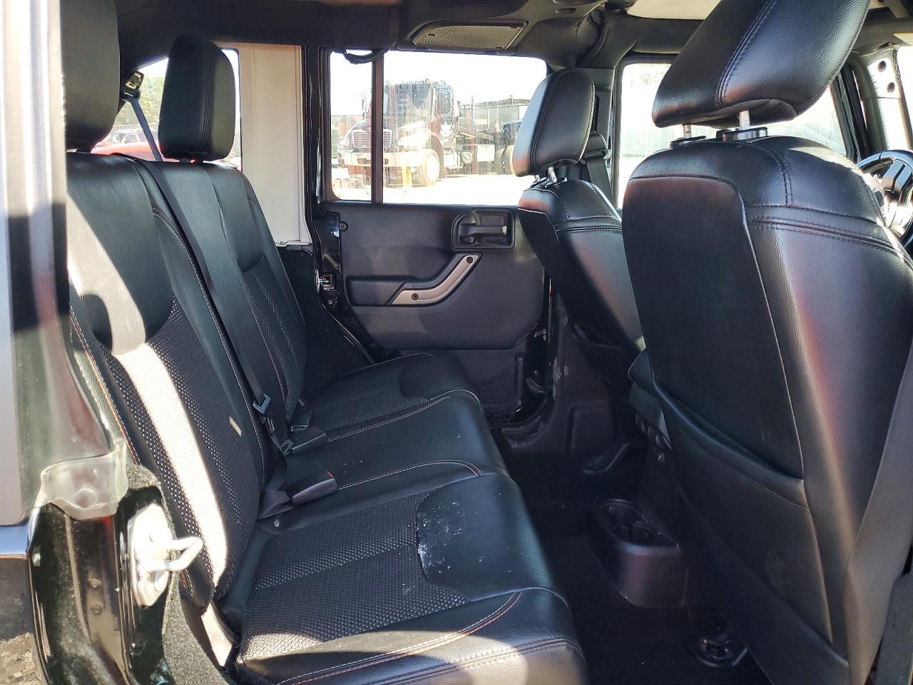 2016 JEEP WRANGLER UNLIMITED SAHARA photo 11