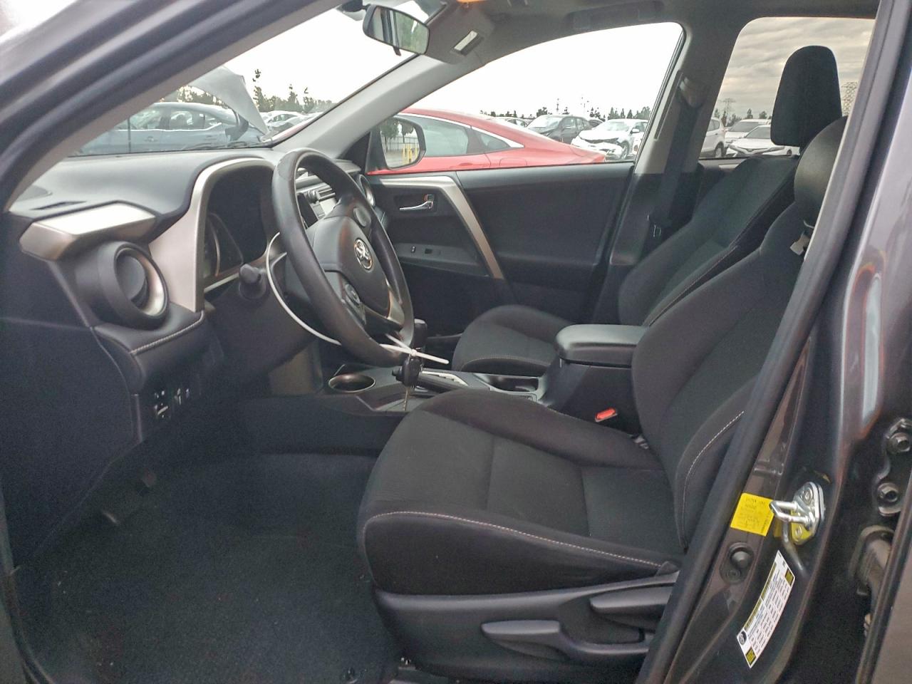 2015 TOYOTA RAV4 XLE photo 7