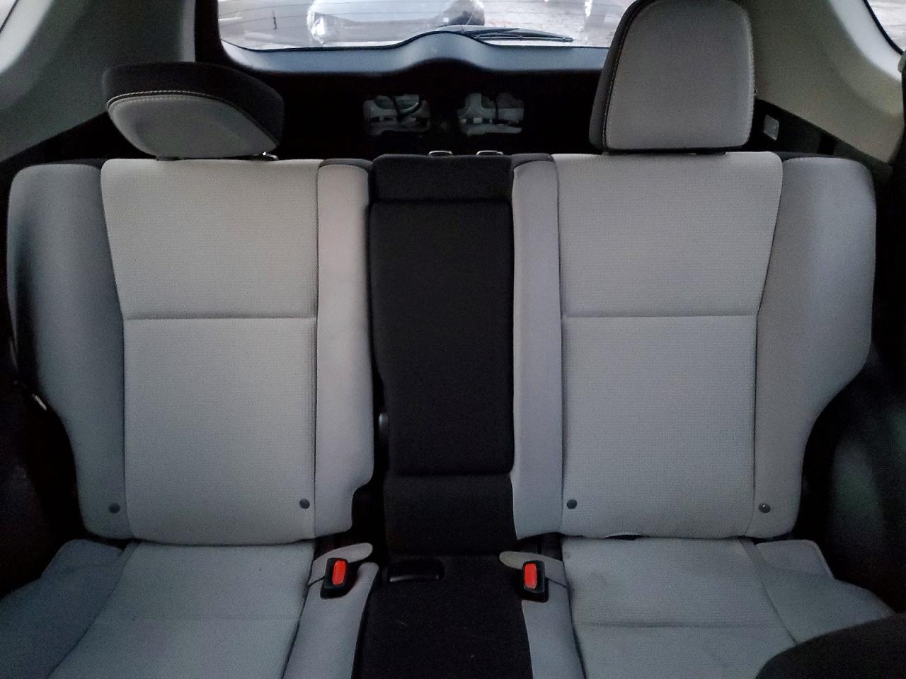 2016 TOYOTA RAV4 XLE photo 10