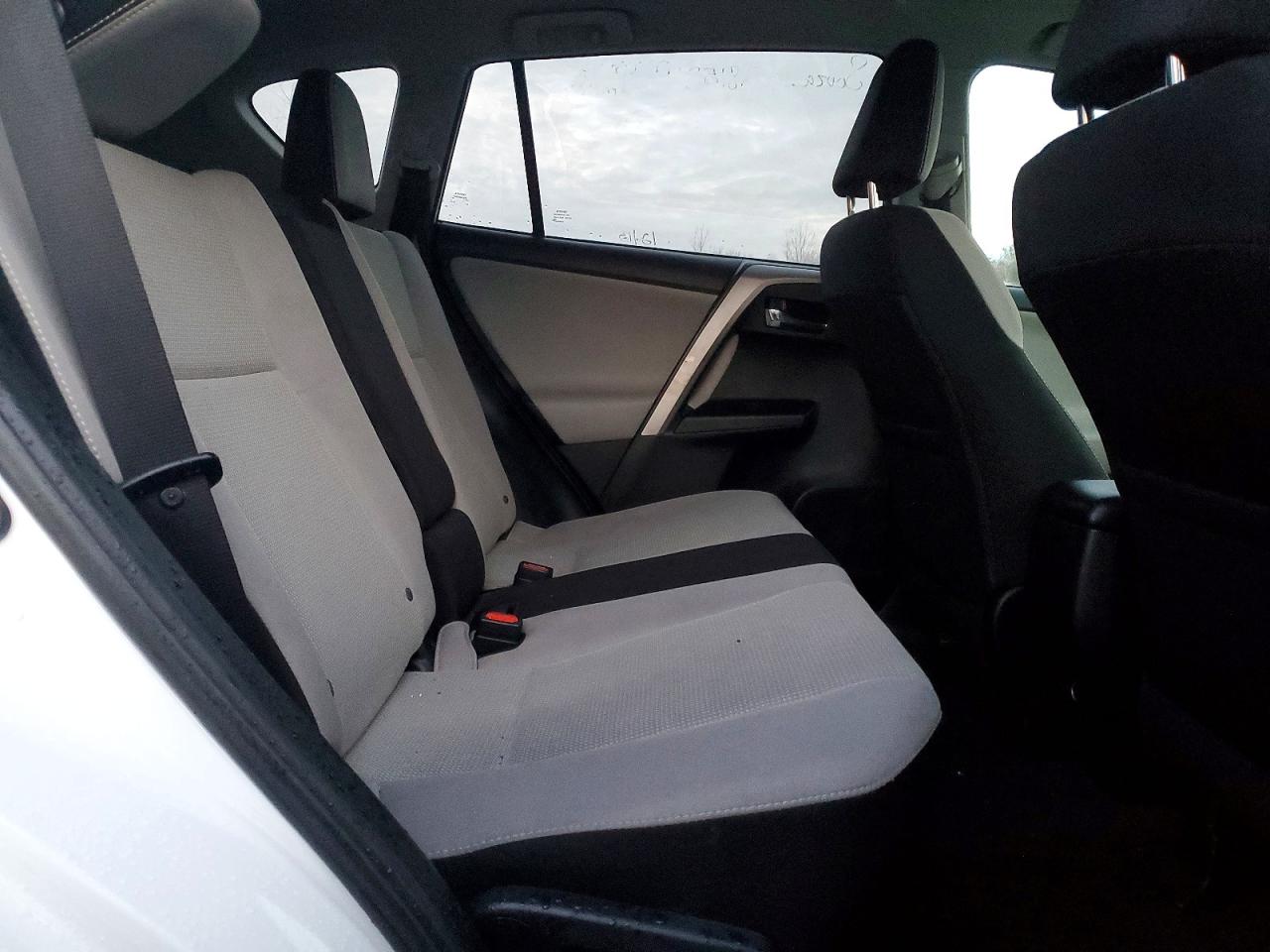 2016 TOYOTA RAV4 XLE photo 11