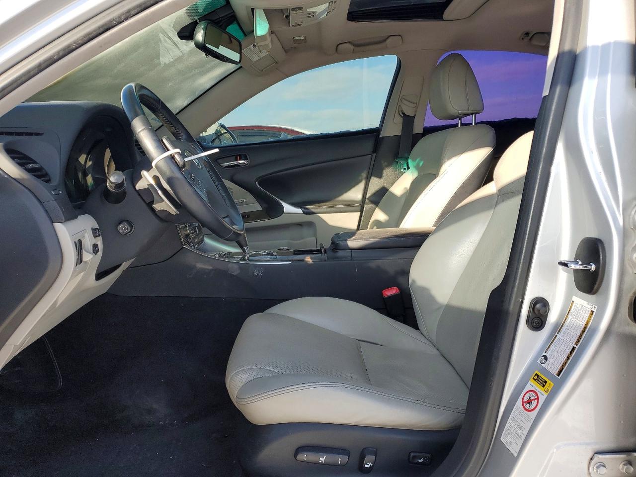 2009 LEXUS IS 250 photo 7