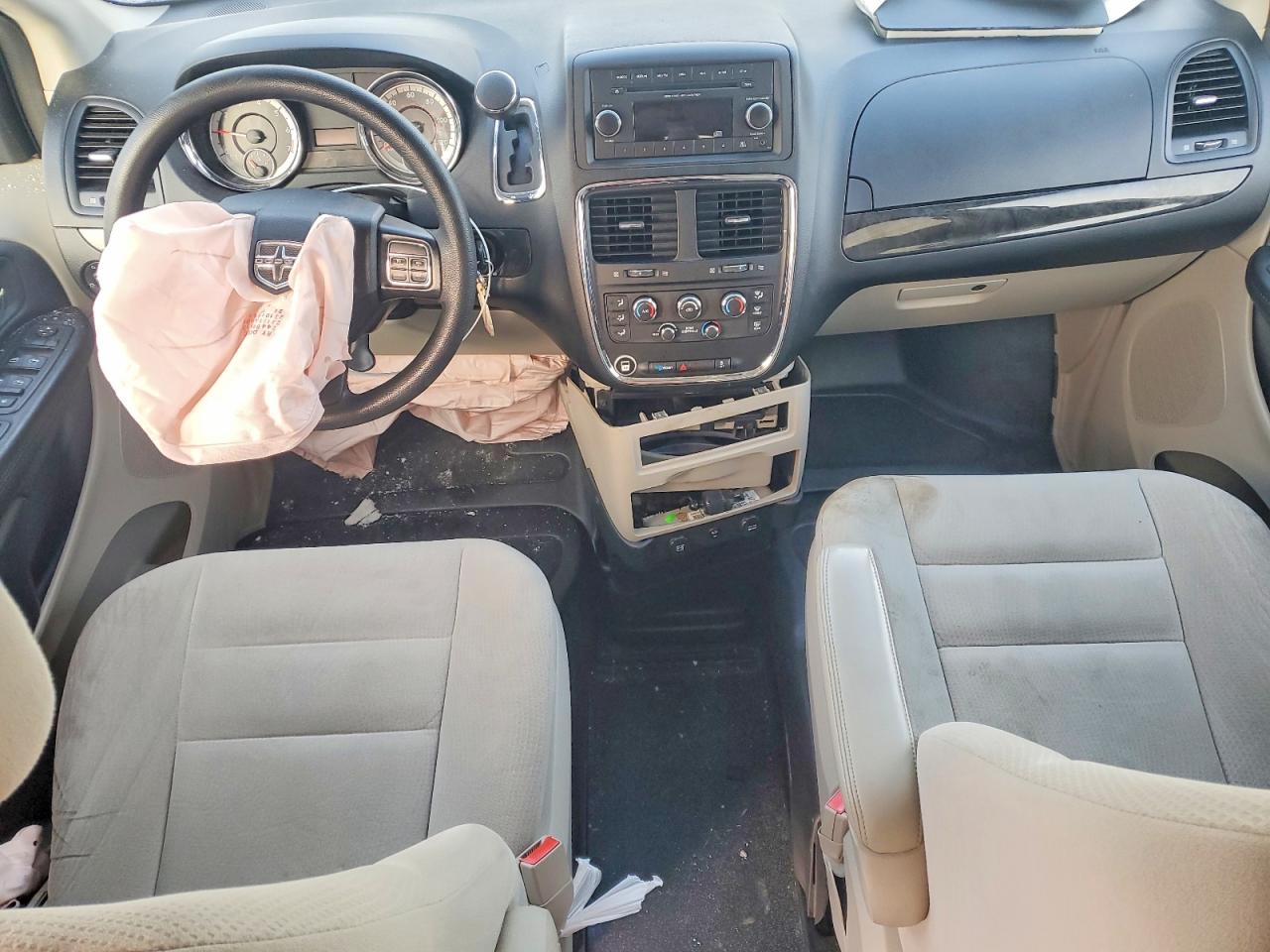 2015 DODGE GRAND CARAVAN SE photo 8