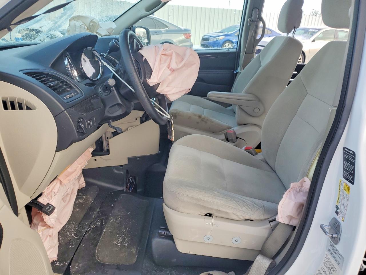 2015 DODGE GRAND CARAVAN SE photo 7