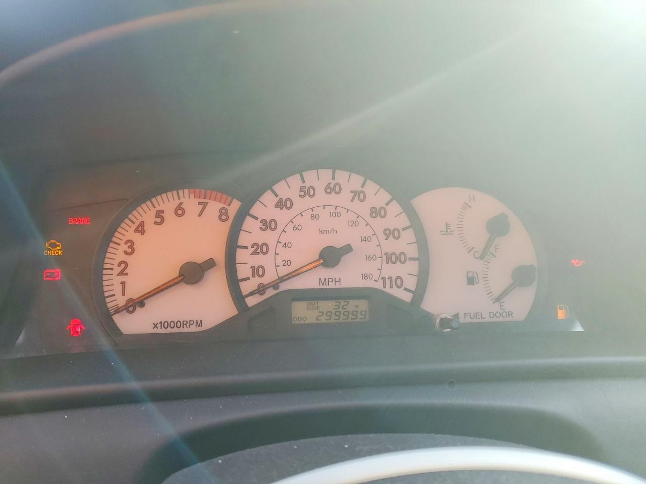 2004 TOYOTA COROLLA S photo 17