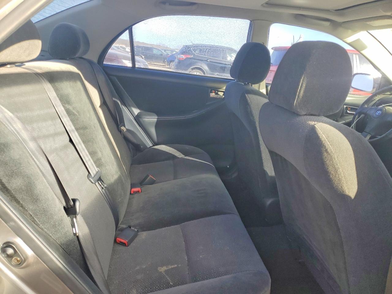2004 TOYOTA COROLLA S photo 19