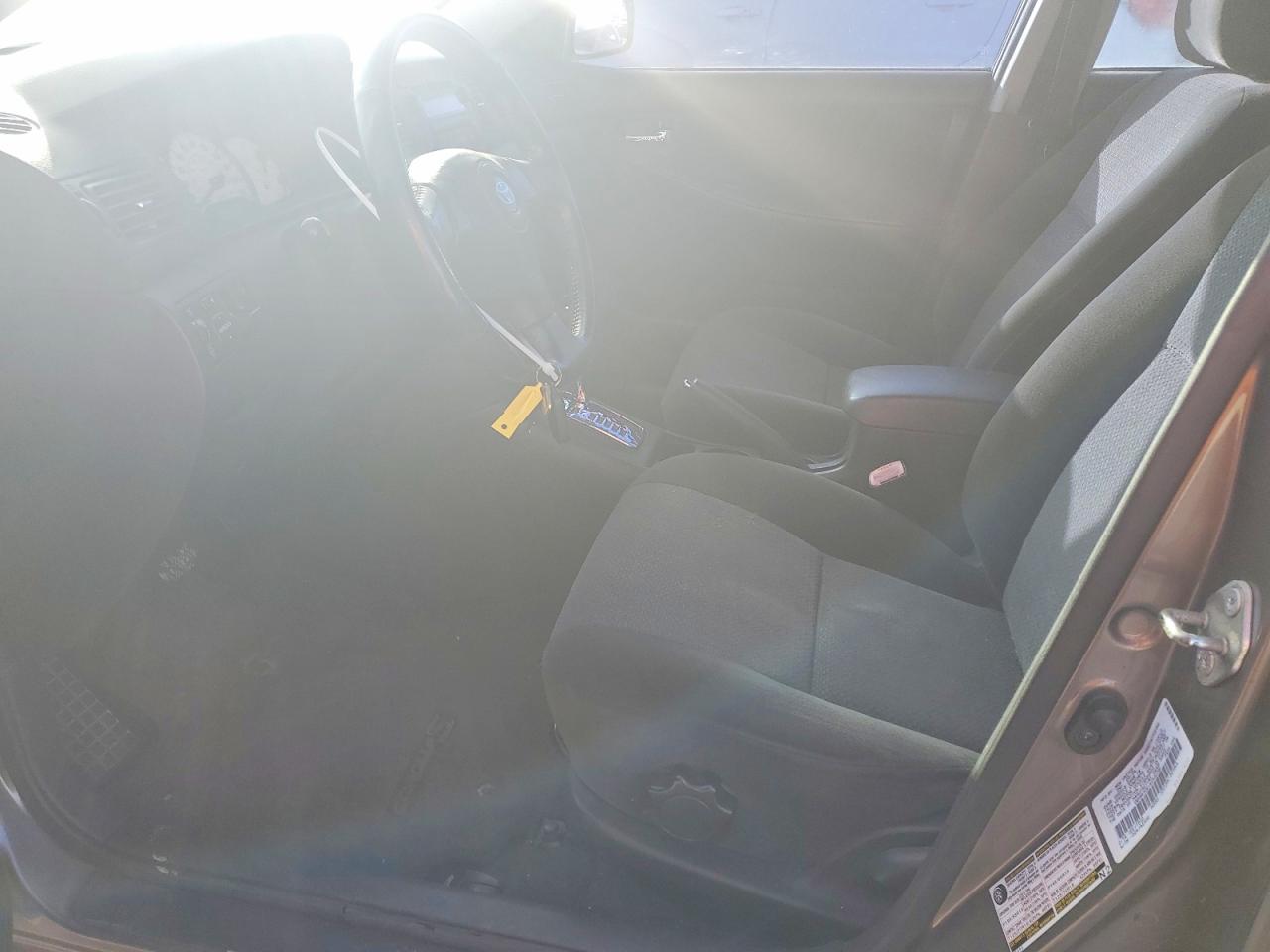 2004 TOYOTA COROLLA S photo 13