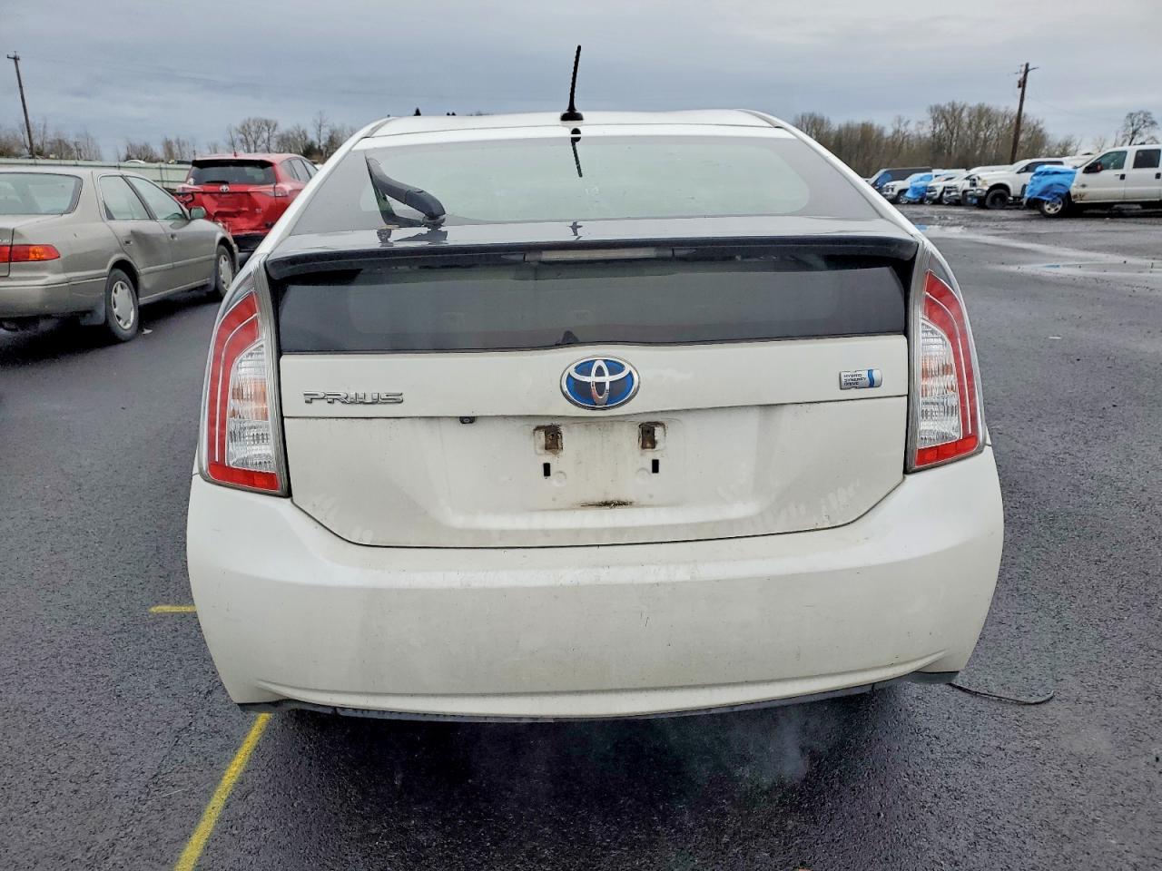 2012 TOYOTA PRIUS photo 6