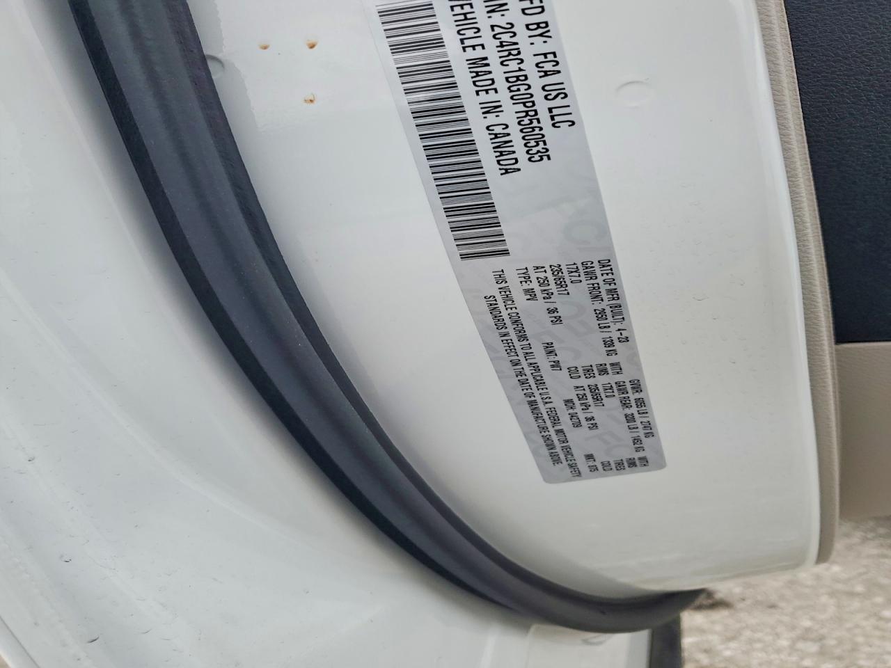2023 CHRYSLER PACIFICA TOURING L photo 13