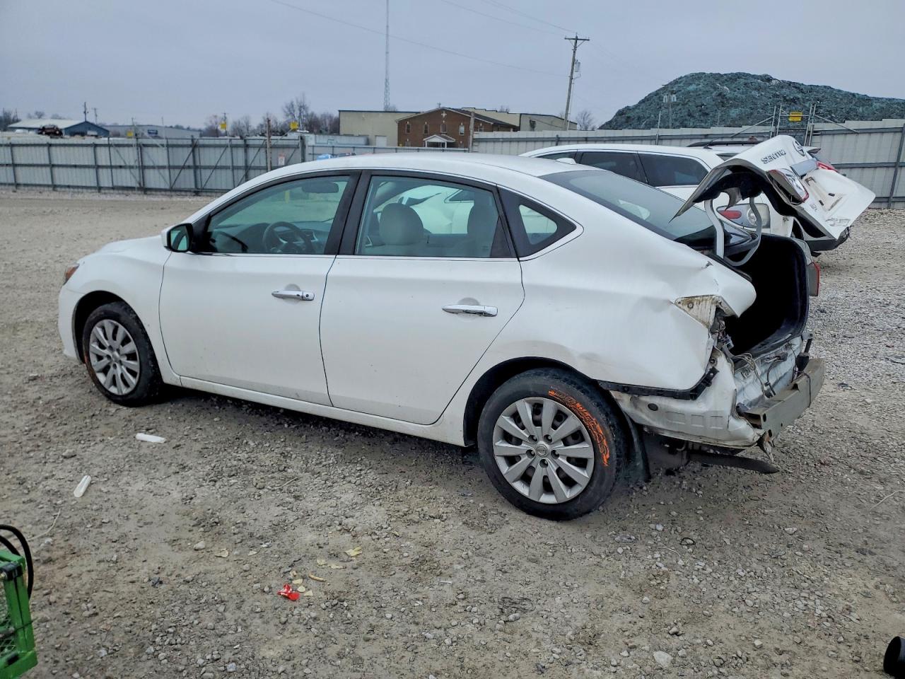 2017 NISSAN SENTRA S photo 2