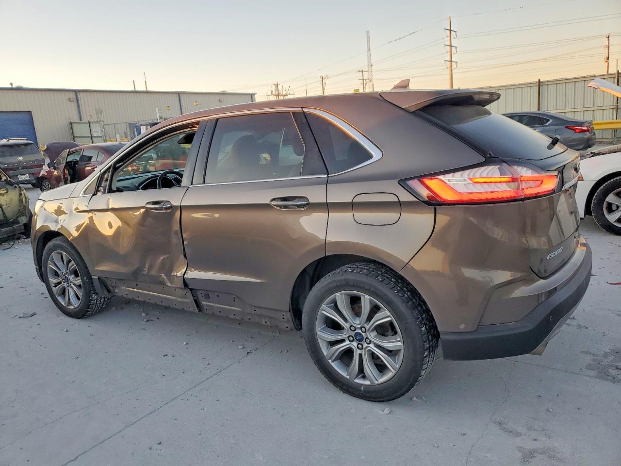 2019 FORD EDGE TITANIUM photo 3