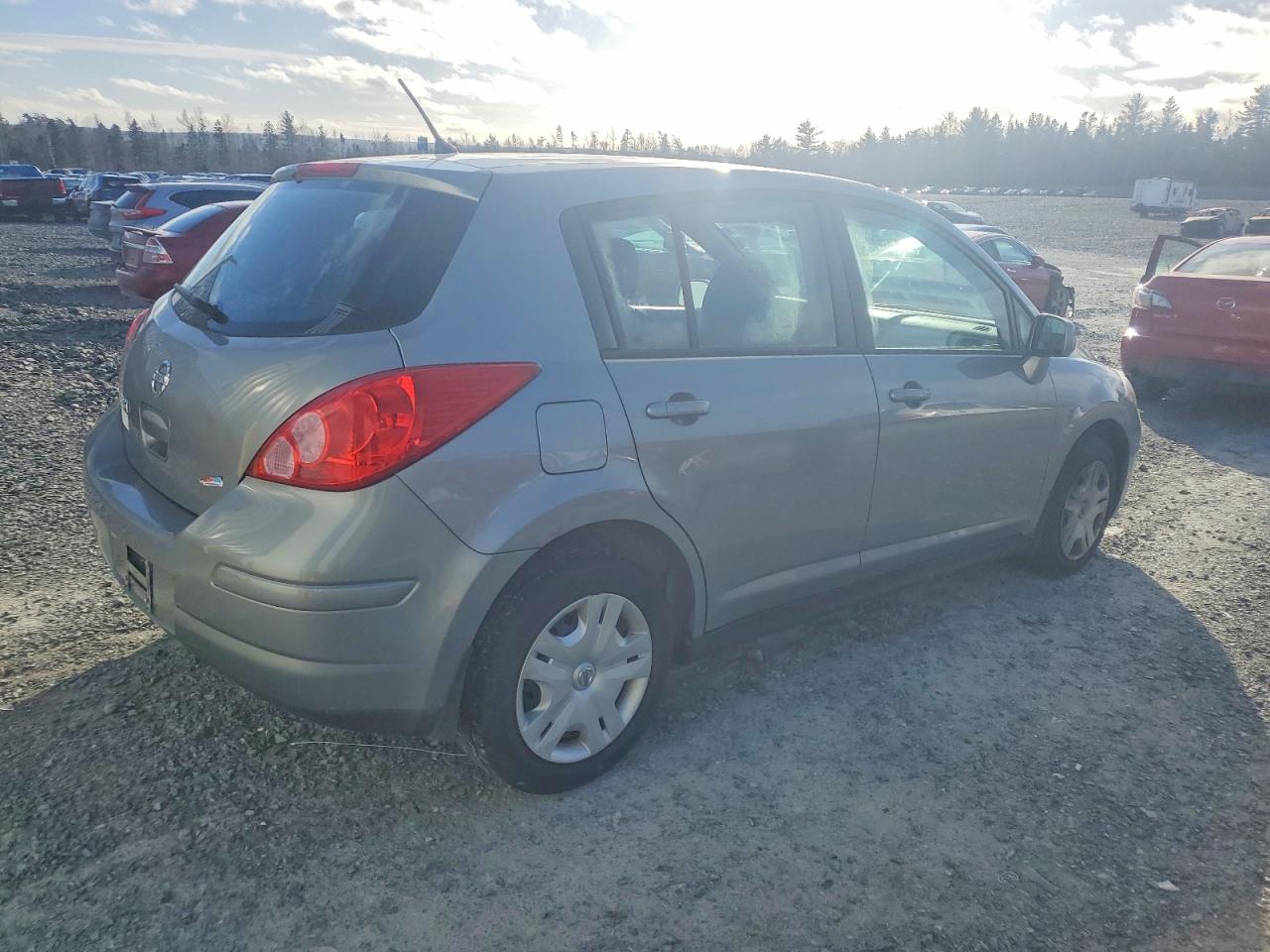 2011 NISSAN VERSA S photo 5
