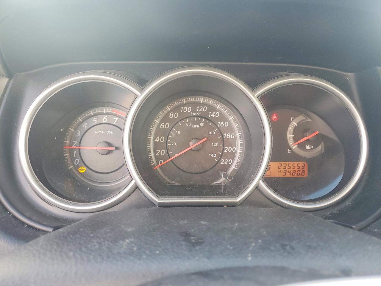 2011 NISSAN VERSA S photo 17