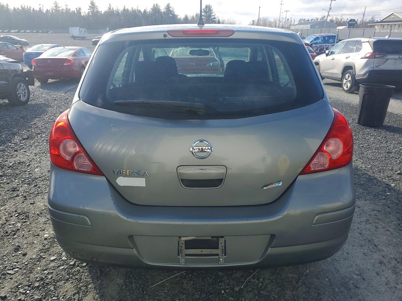 2011 NISSAN VERSA S photo 11