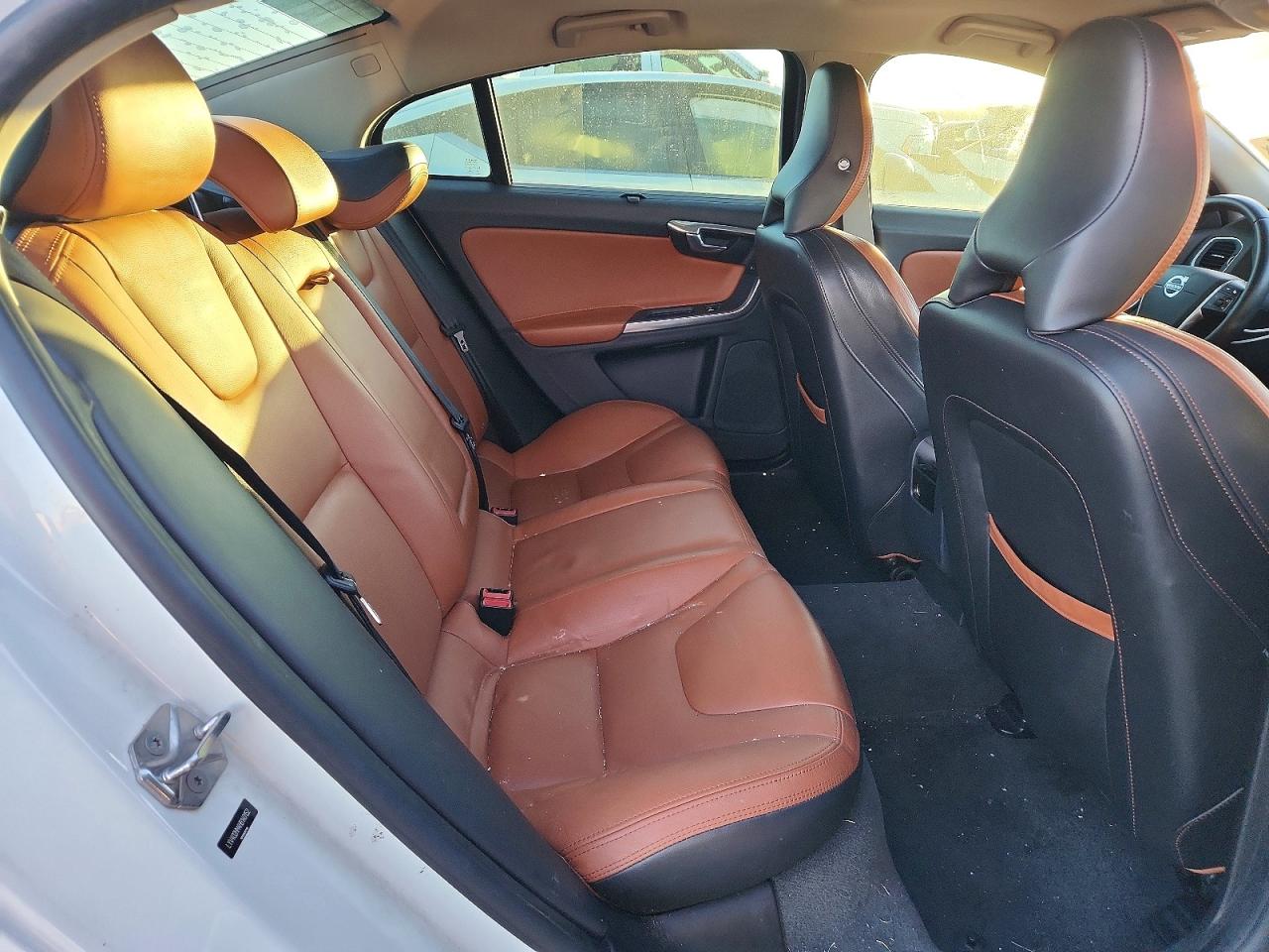 2017 VOLVO S60 photo 10