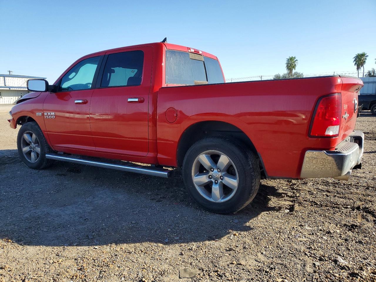 2015 RAM 1500 SLT photo 3