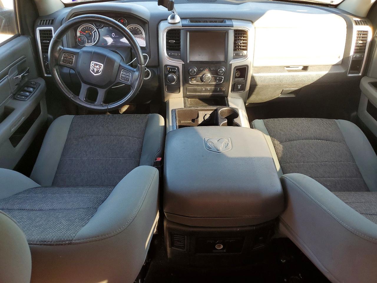 2015 RAM 1500 SLT photo 15