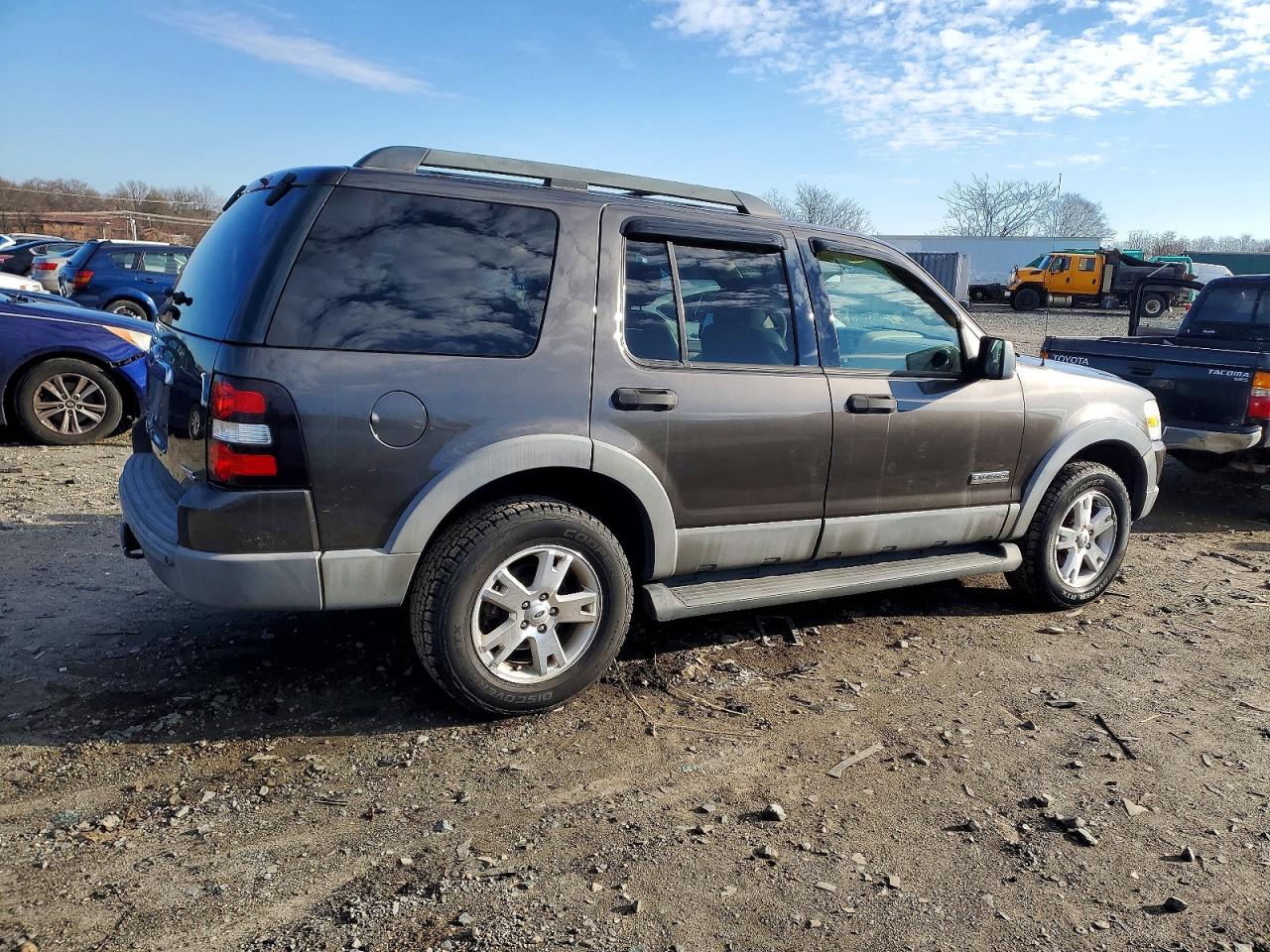 2006 FORD EXPLORER photo 3