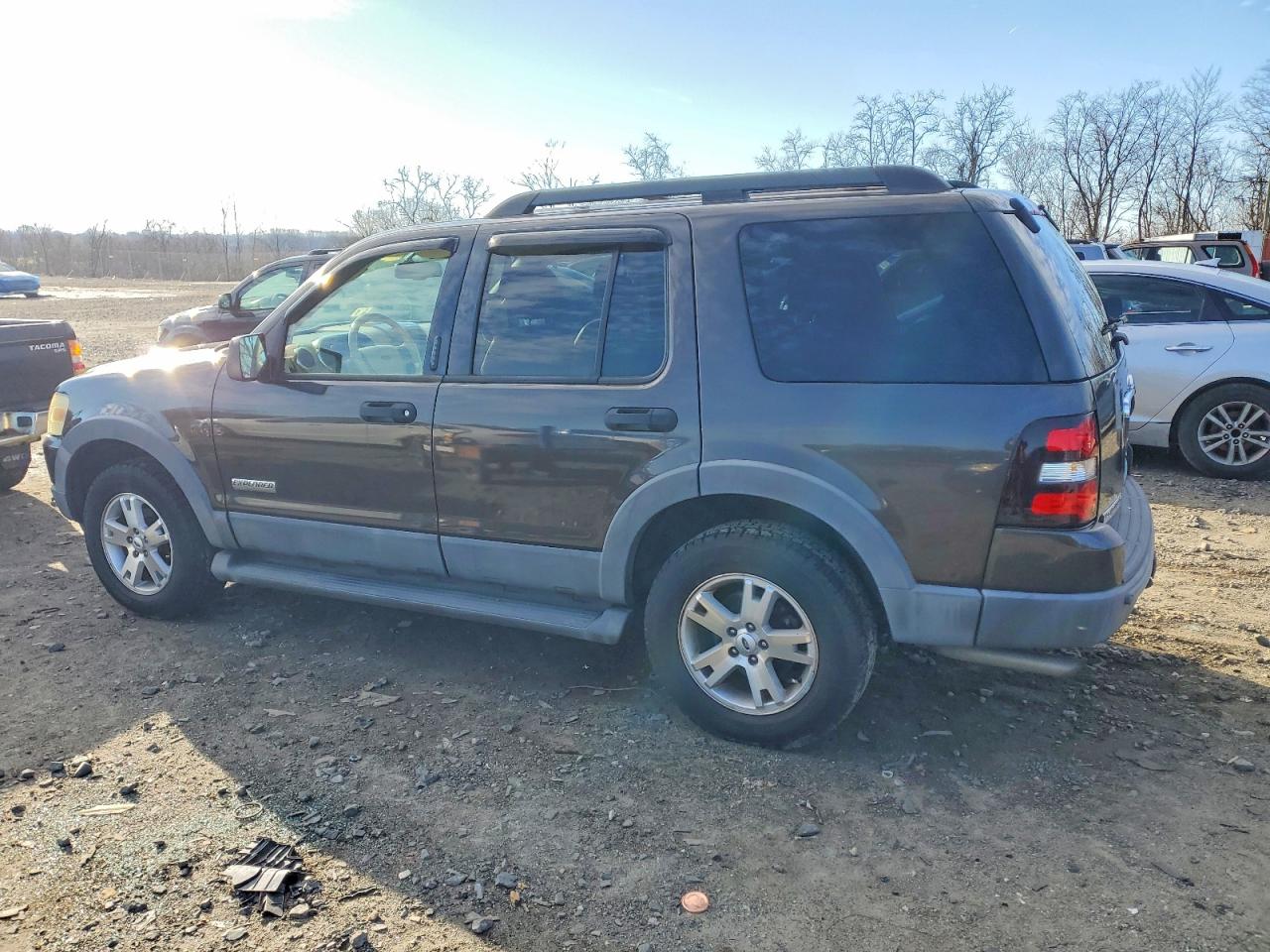 2006 FORD EXPLORER photo 2