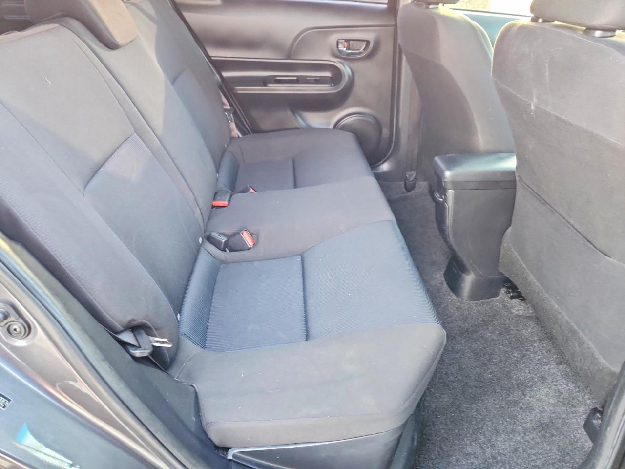 2015 TOYOTA PRIUS photo 10