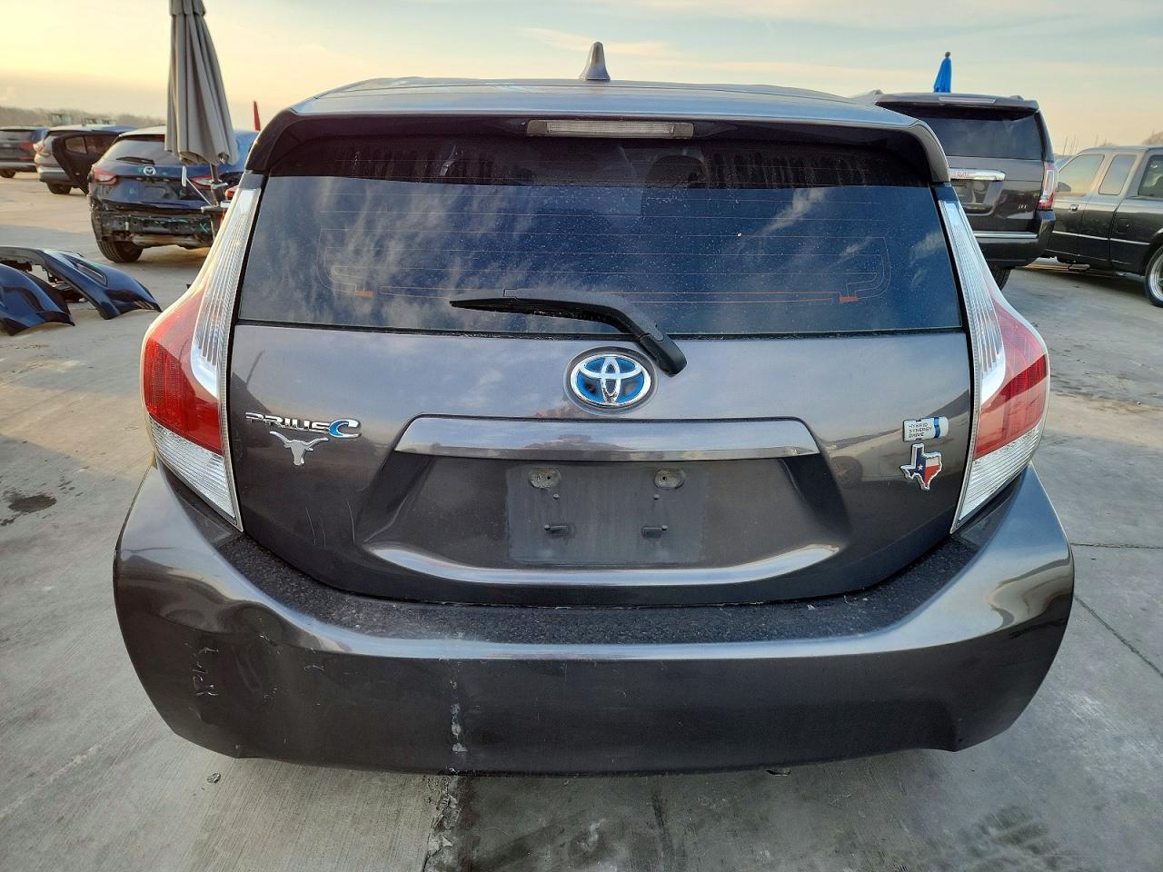 2015 TOYOTA PRIUS photo 6