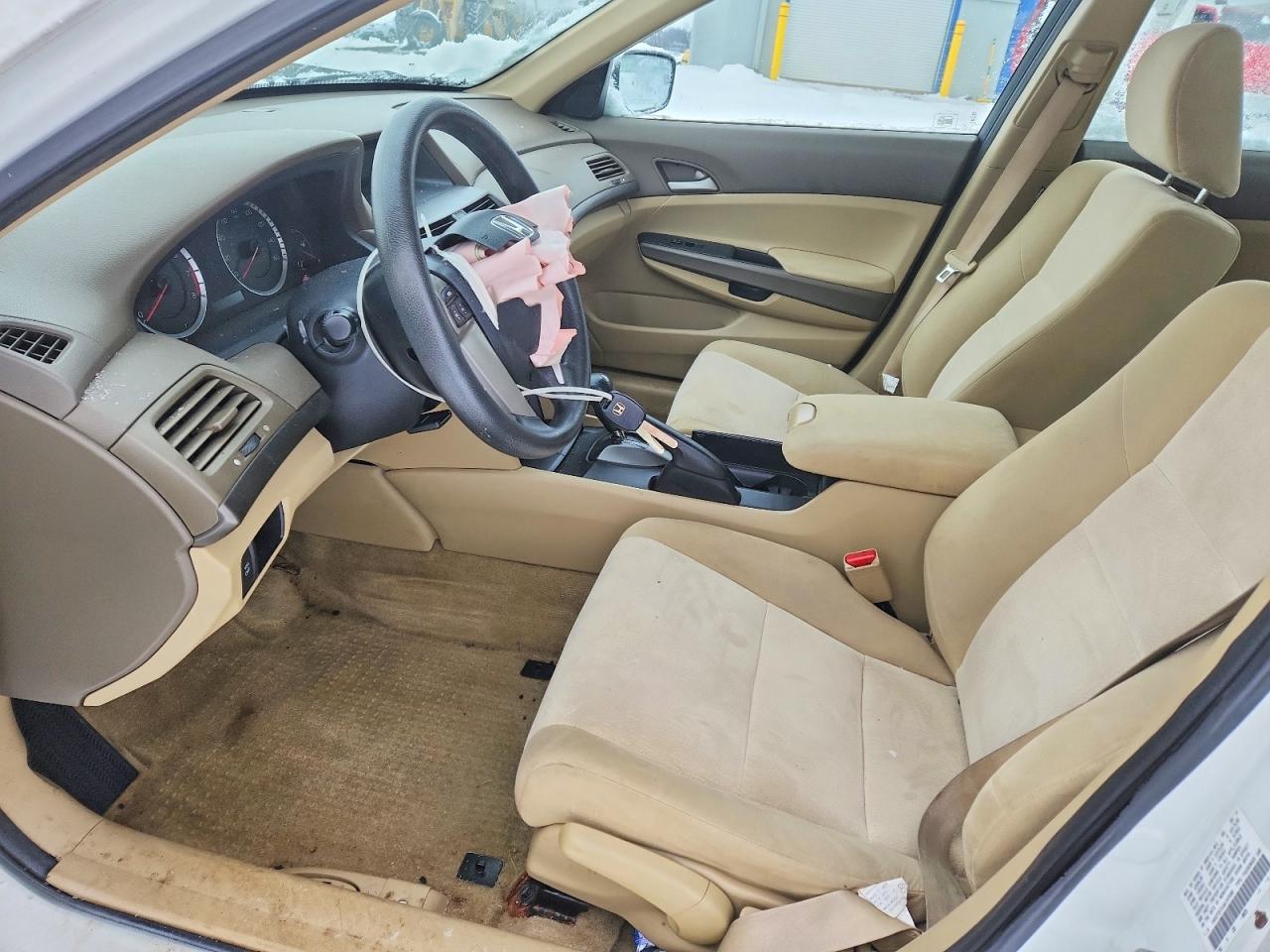 2010 HONDA ACCORD LX photo 7