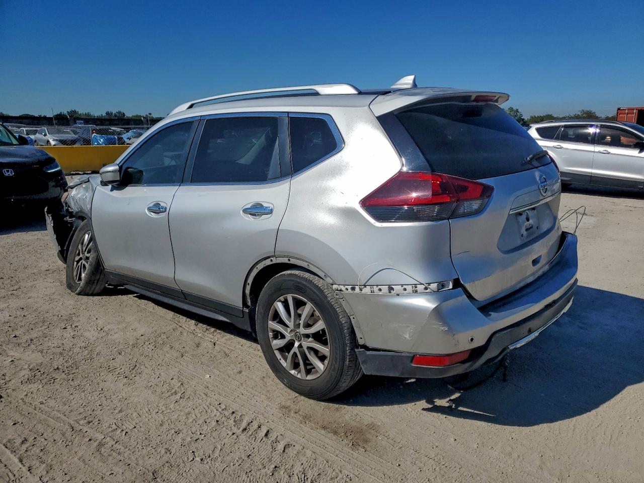 2020 NISSAN ROGUE S photo 2