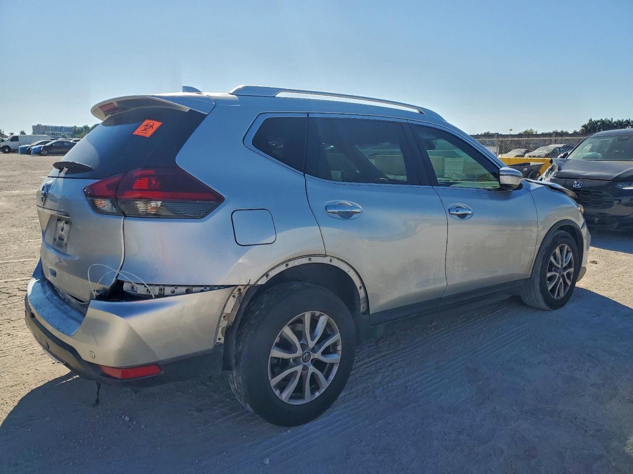 2020 NISSAN ROGUE S photo 3