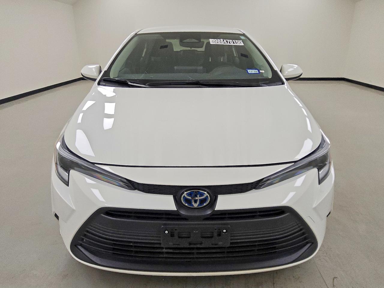 2025 TOYOTA COROLLA LE photo 9