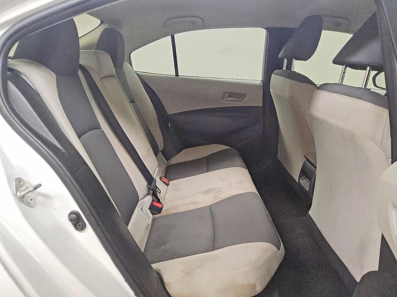 2025 TOYOTA COROLLA LE photo 19