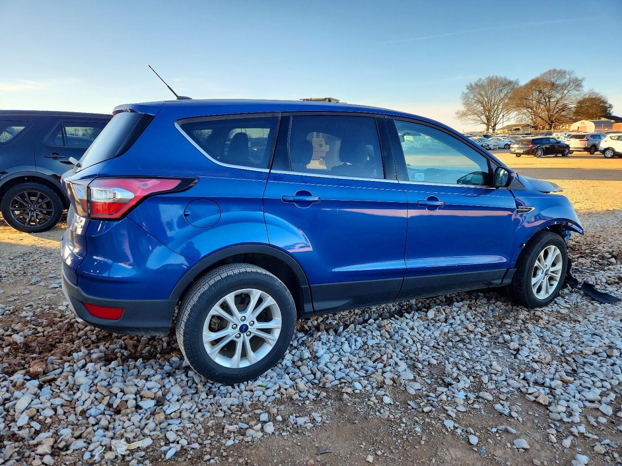 2017 FORD ESCAPE SE photo 3