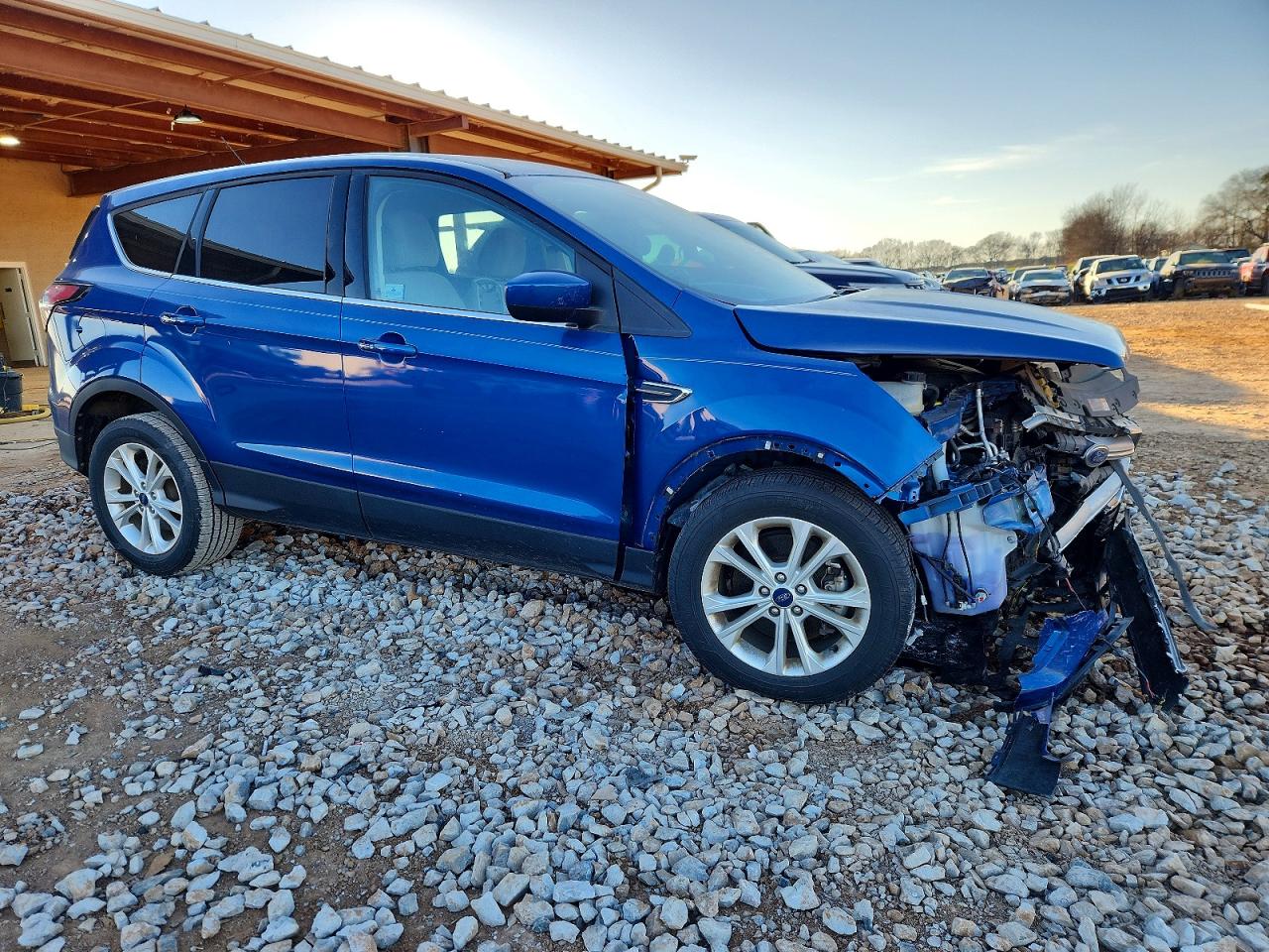 2017 FORD ESCAPE SE photo 4