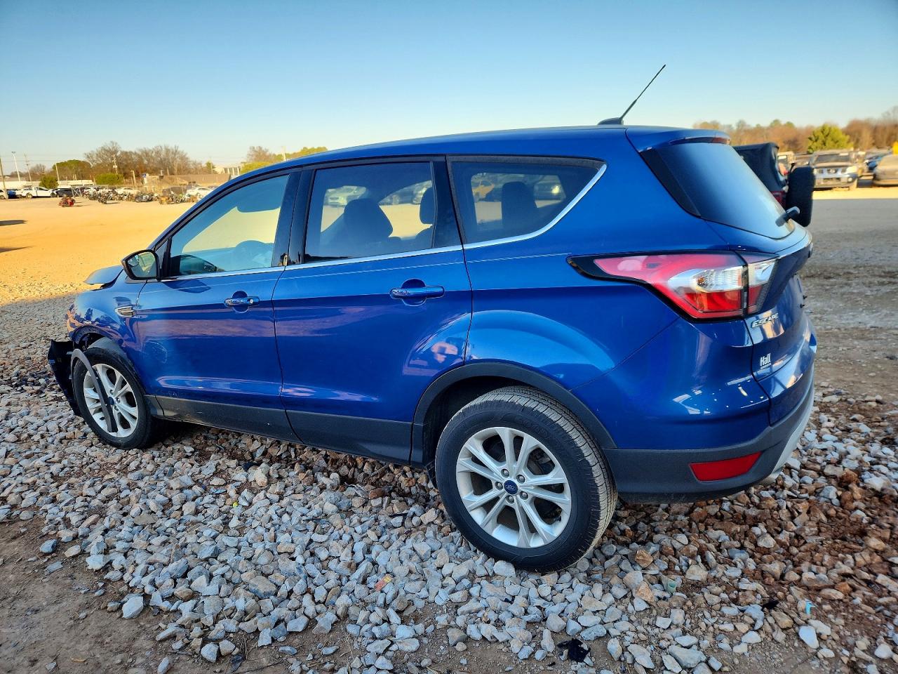 2017 FORD ESCAPE SE photo 2
