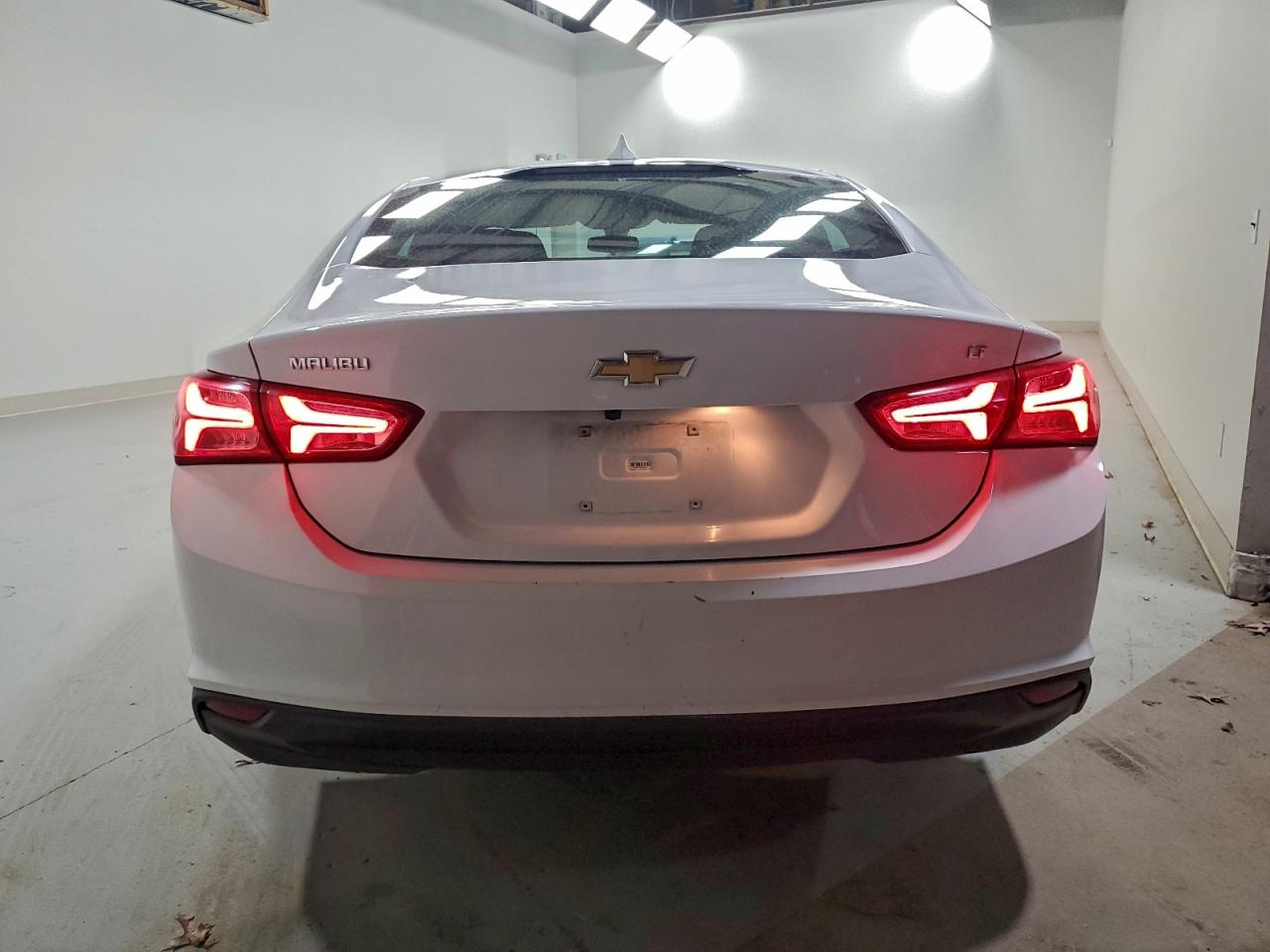 2022 CHEVROLET MALIBU LT photo 6