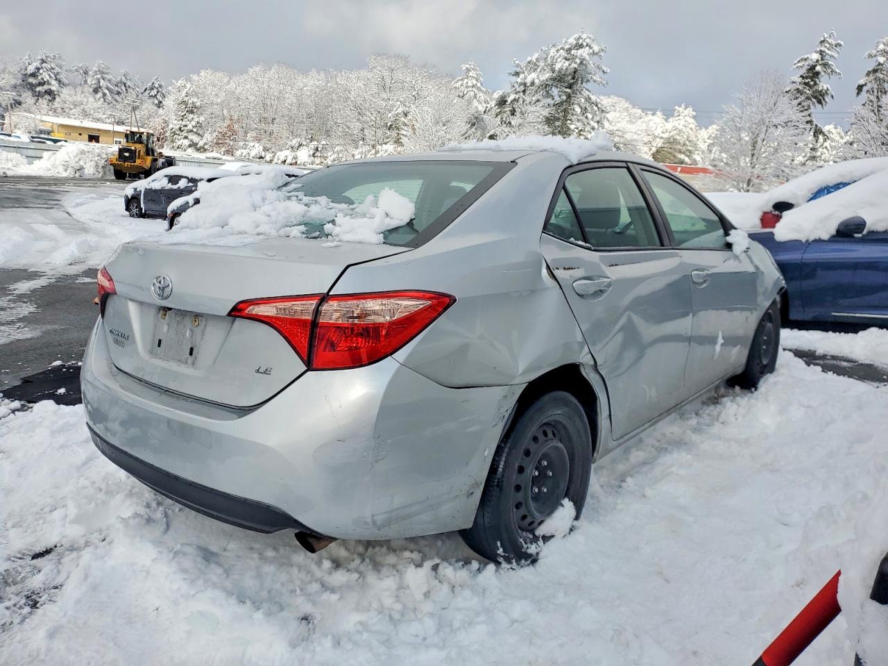 2017 TOYOTA COROLLA L photo 3