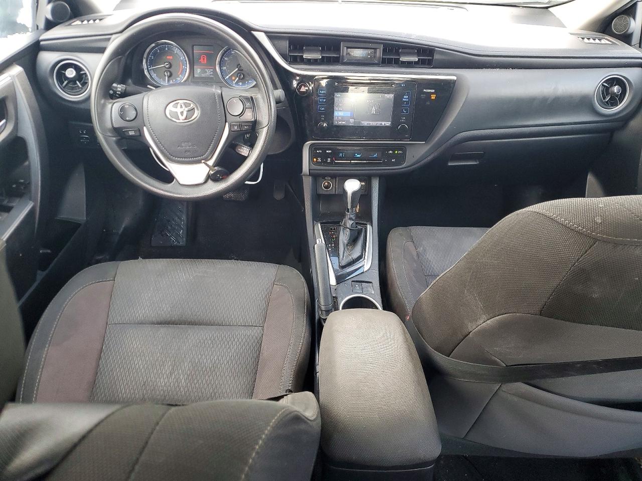 2017 TOYOTA COROLLA L photo 8