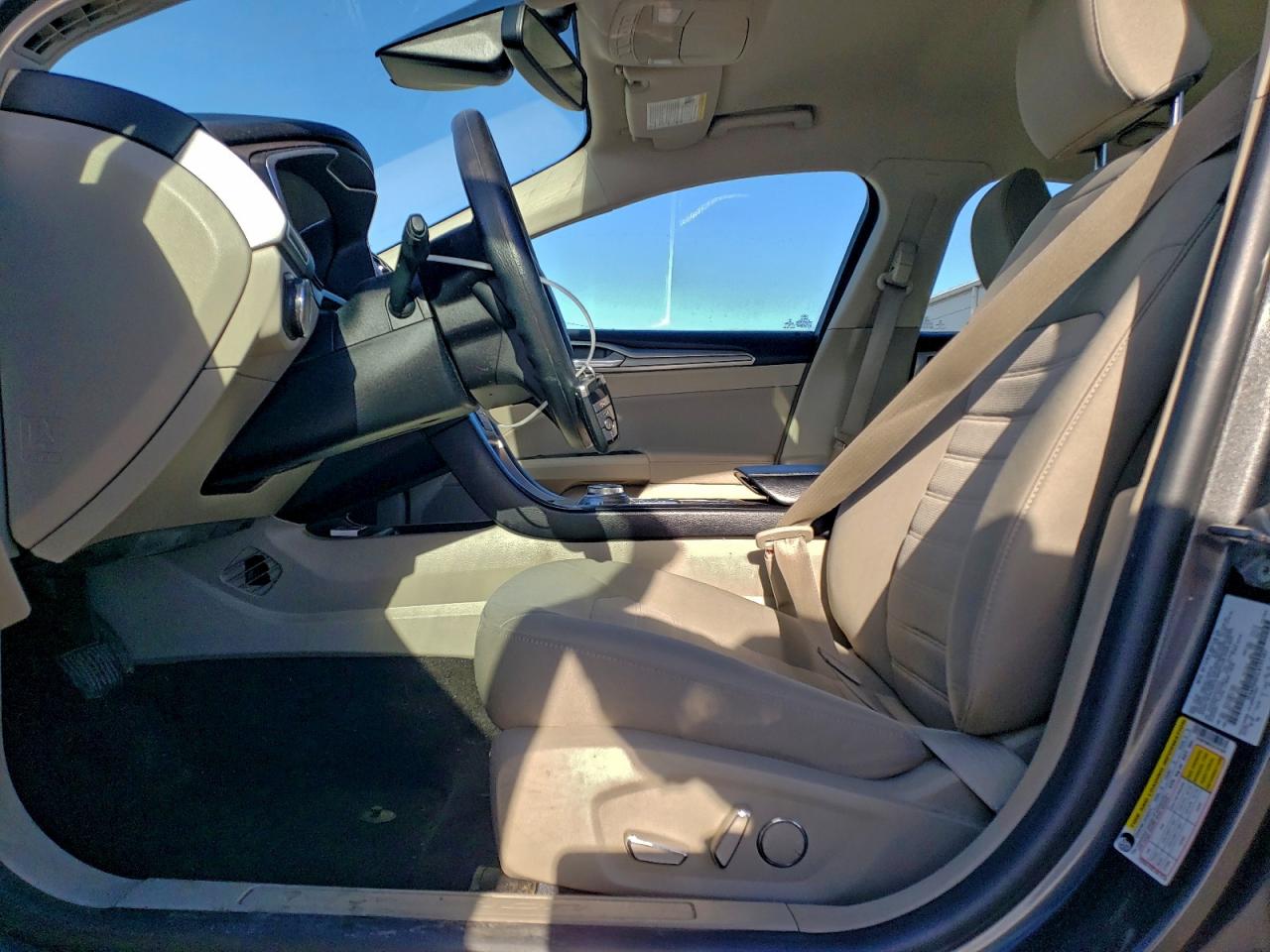 2020 FORD FUSION SE photo 13