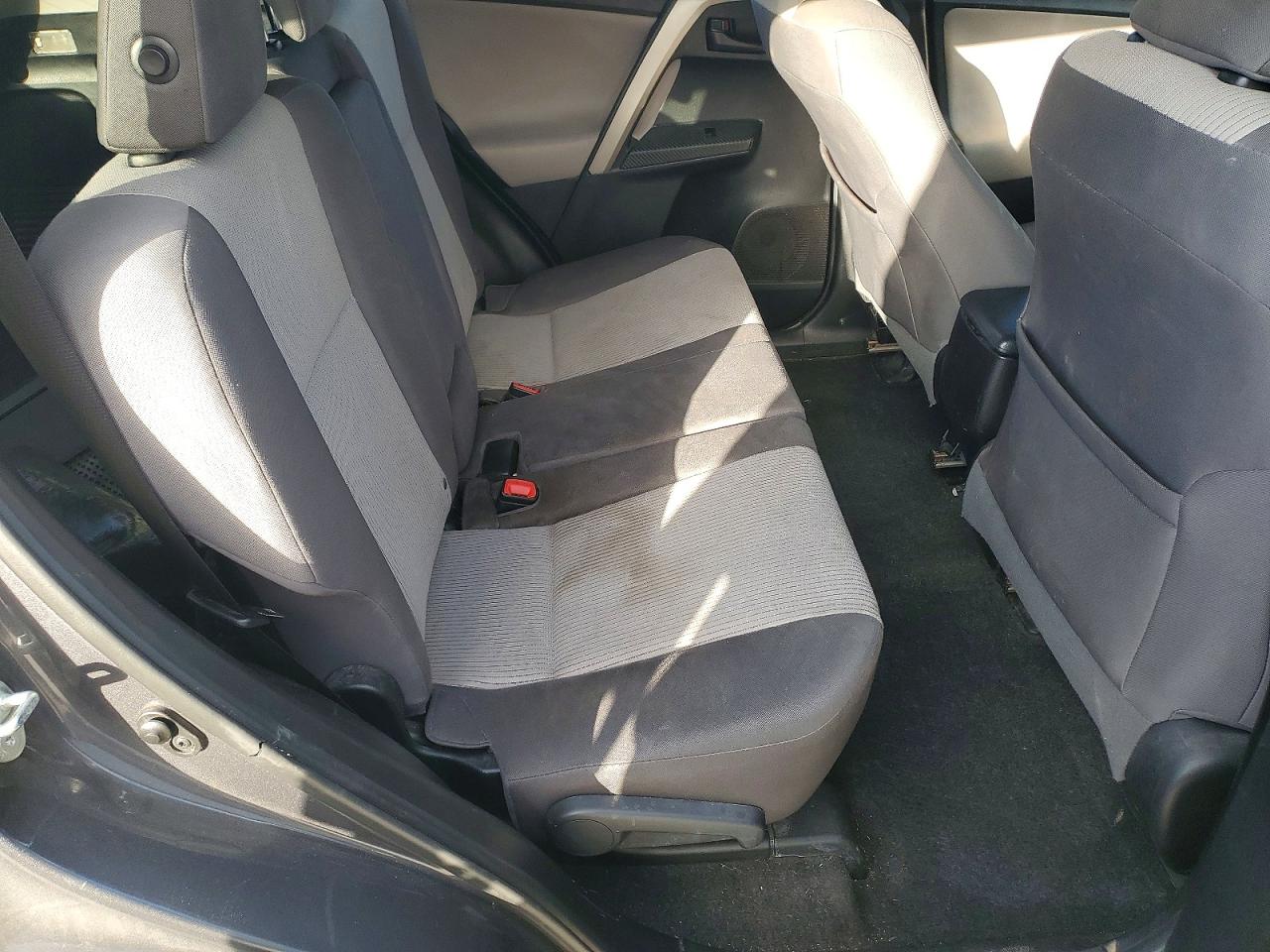 2015 TOYOTA RAV4 LE photo 31