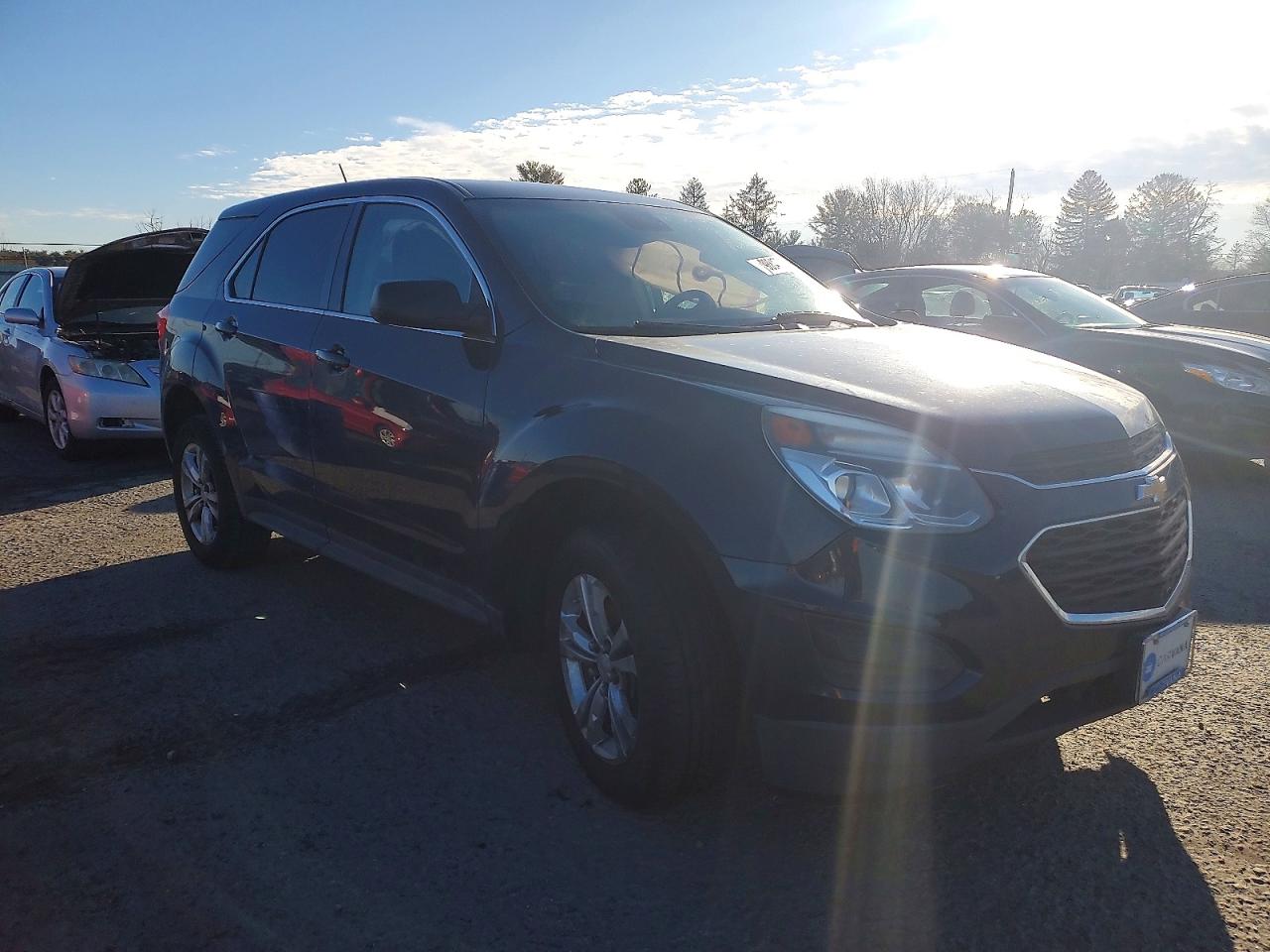 2017 CHEVROLET EQUINOX LS photo 4