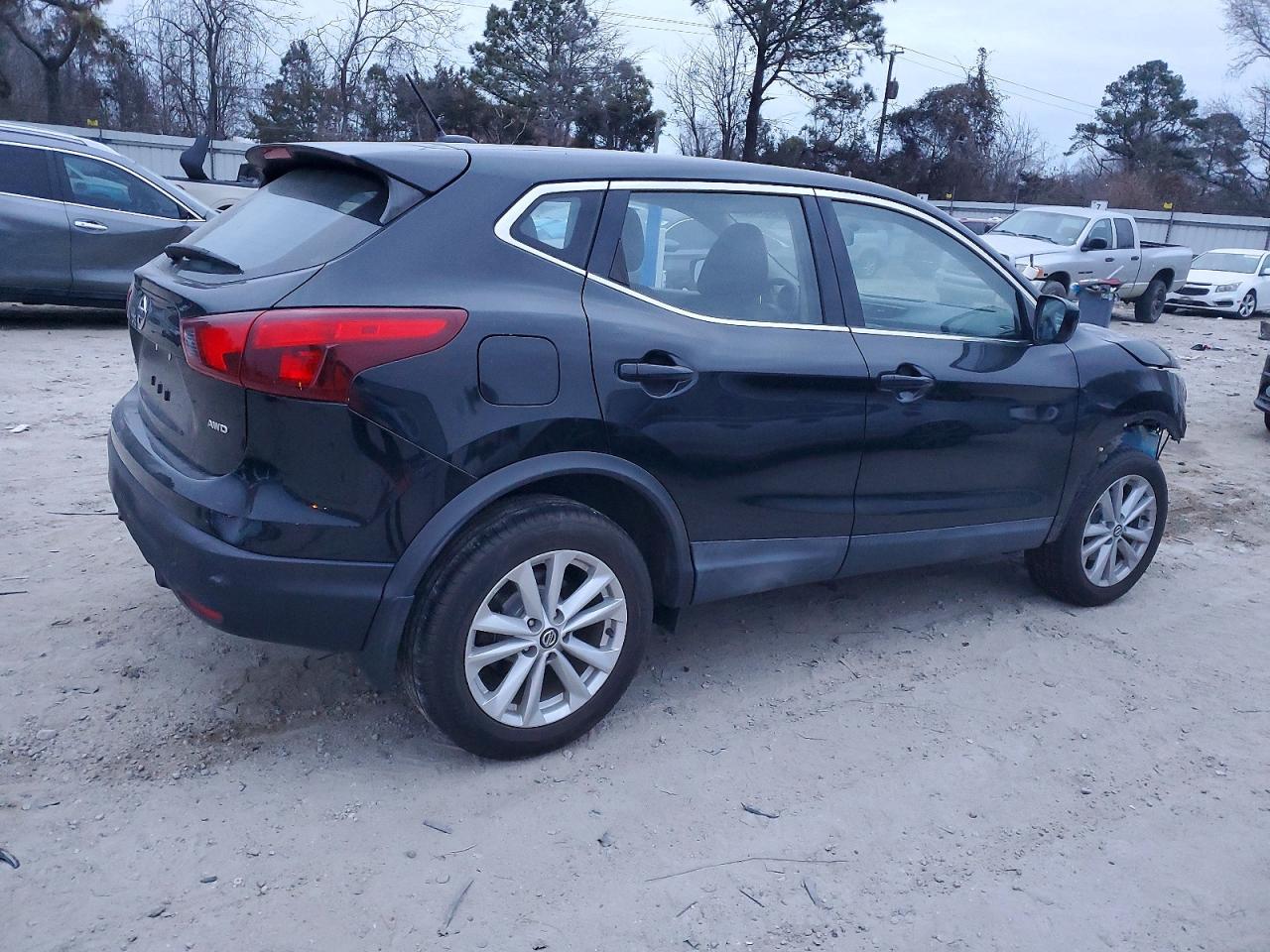 2019 NISSAN ROGUE SPORT S photo 3