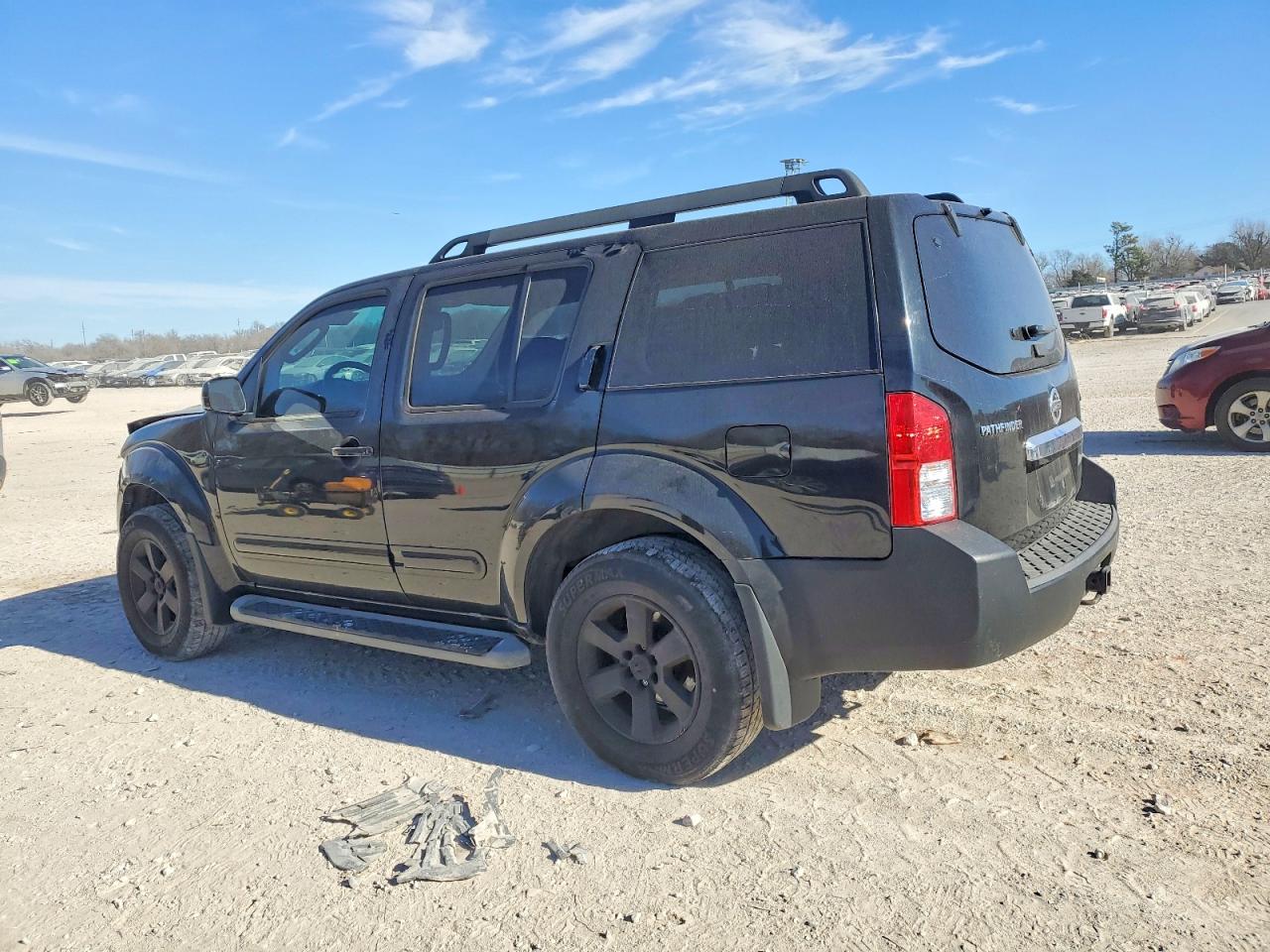 2011 NISSAN PATHFINDER S photo 3