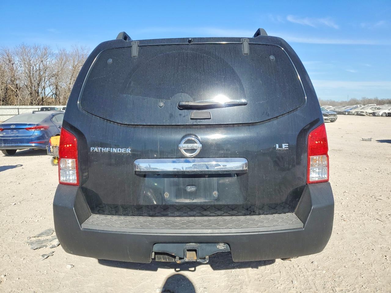 2011 NISSAN PATHFINDER S photo 11