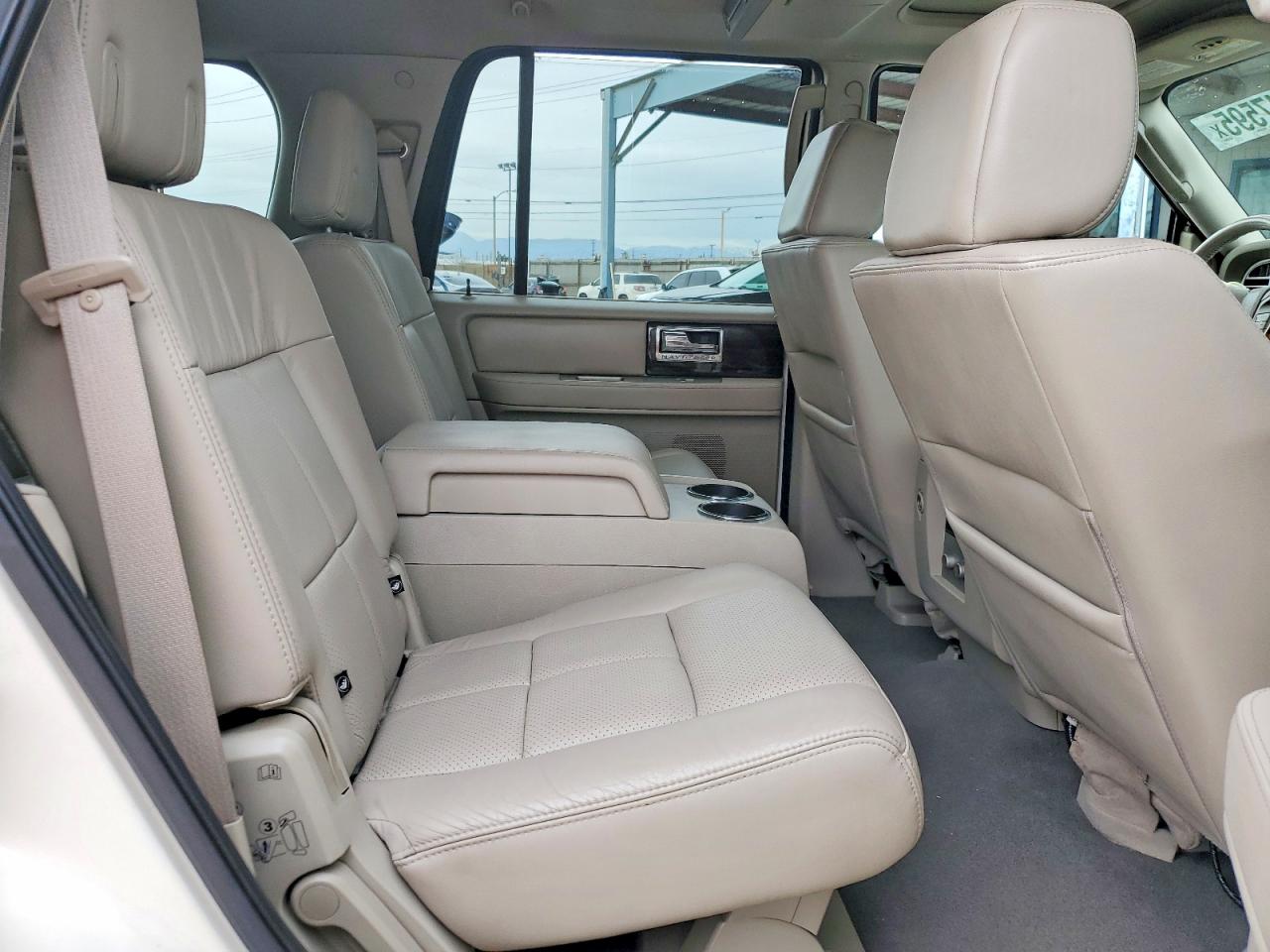 2008 LINCOLN NAVIGATOR photo 11