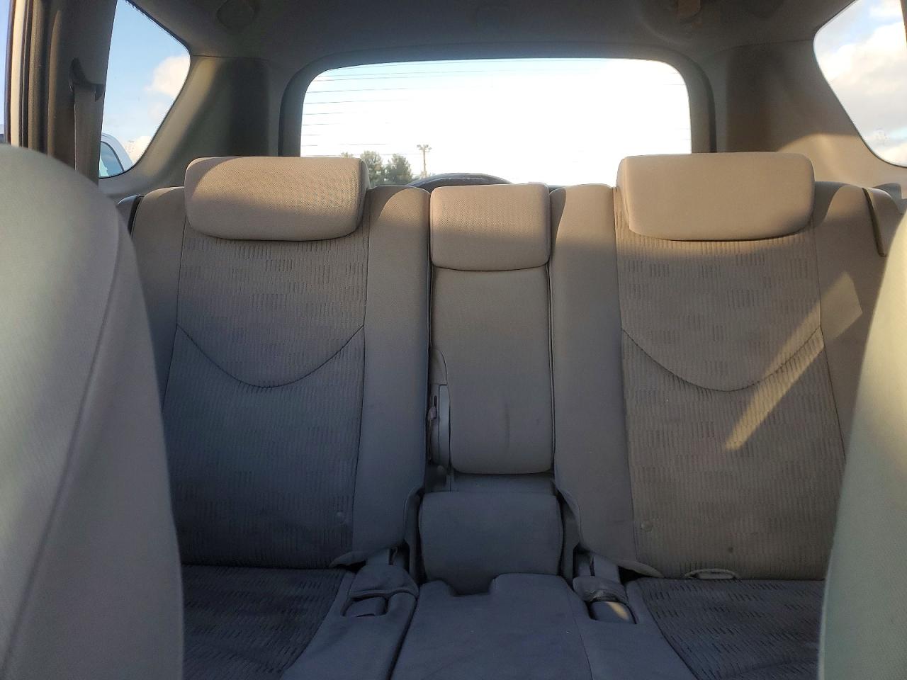 2010 TOYOTA RAV4 photo 10