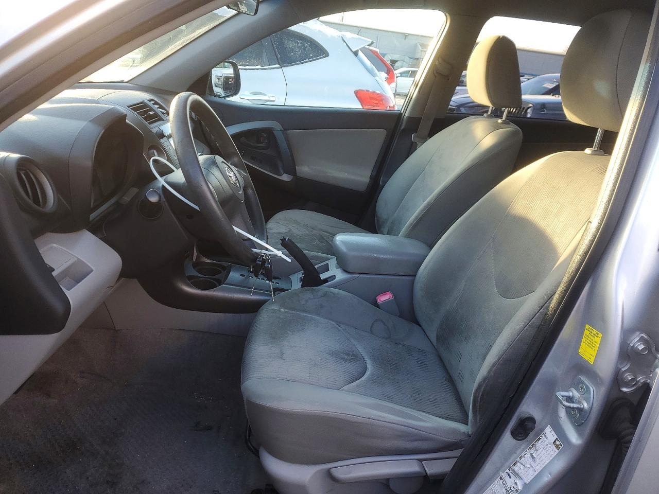 2010 TOYOTA RAV4 photo 7