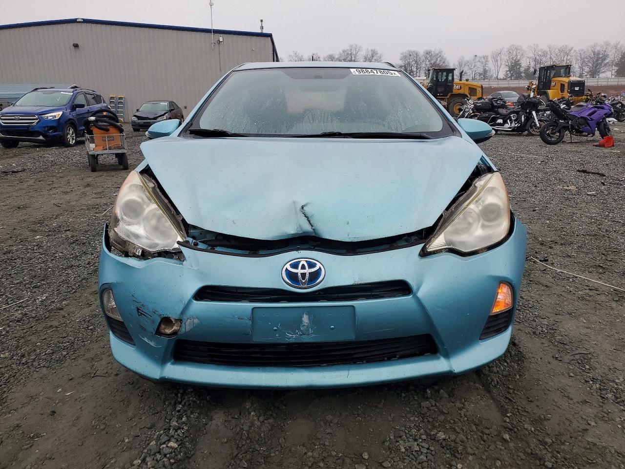 2013 TOYOTA PRIUS C photo 9