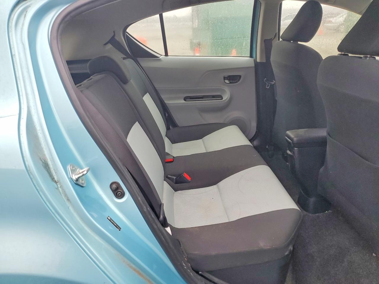 2013 TOYOTA PRIUS C photo 19