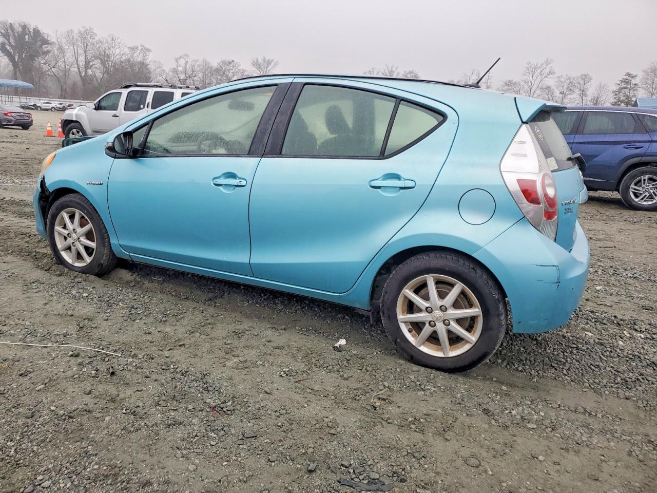 2013 TOYOTA PRIUS C photo 3