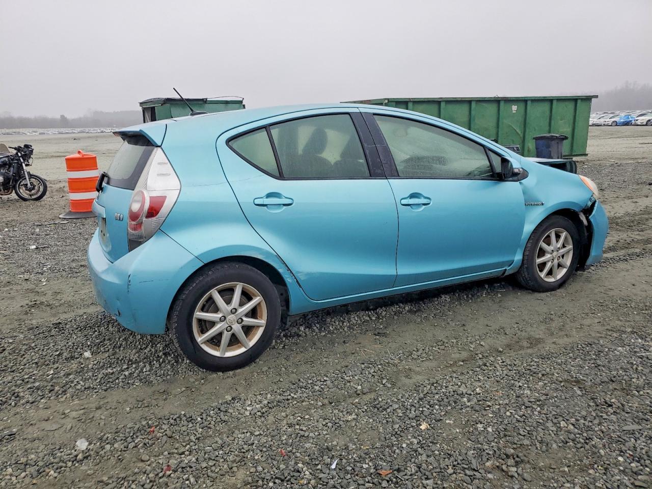2013 TOYOTA PRIUS C photo 5