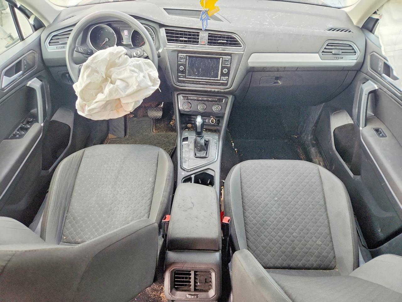 2020 VOLKSWAGEN TIGUAN S photo 8